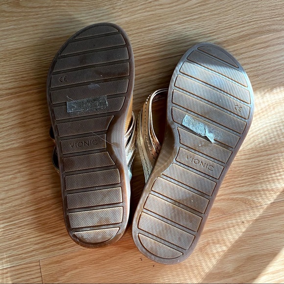 Vionic Rose Gold & Gold Leather Strap Sandals 6M - Picture 8 of 11